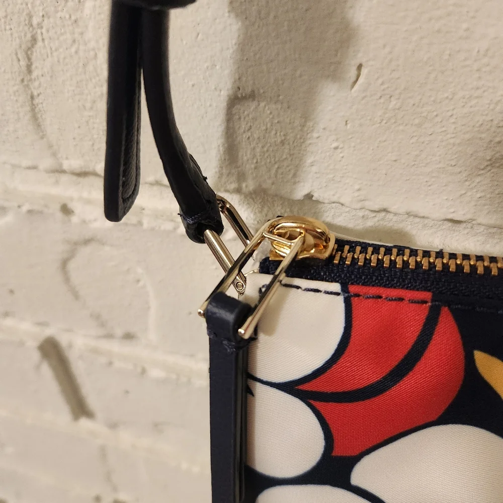 Kate Spade Triple Gusset Crossbody NWT - Picture 3 of 10